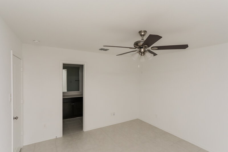 1,995/Mo, 1065 Crestview Dr Hutchins, TX 75141 Main Bedroom View 2