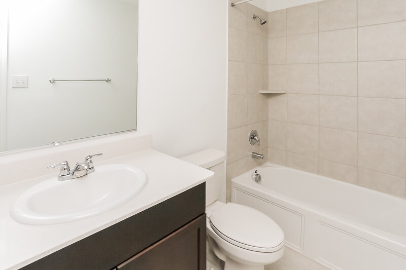 1,995/Mo, 1065 Crestview Dr Hutchins, TX 75141 Main Bathroom View
