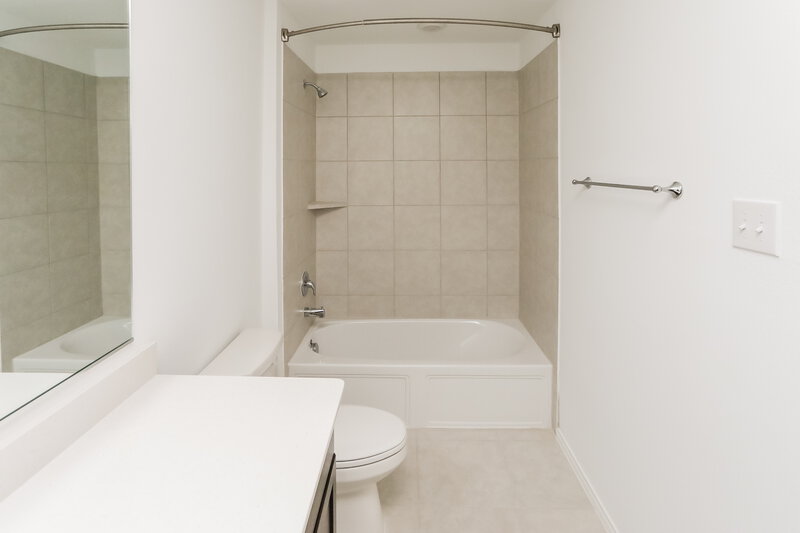 1,995/Mo, 1065 Crestview Dr Hutchins, TX 75141 Bathroom View