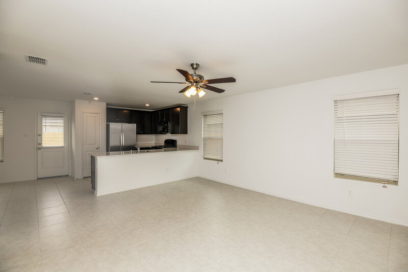 1,860/Mo, 1125 Crestview Dr Hutchins, TX 75141 Living Room View 2