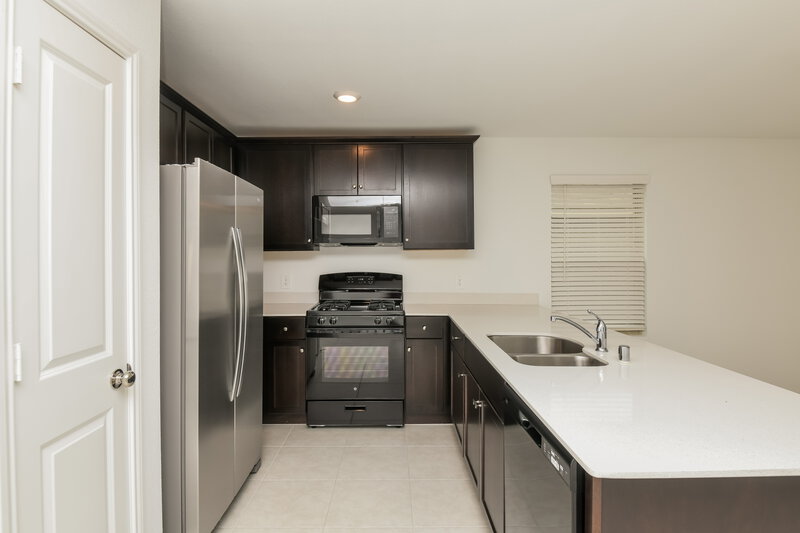 1,860/Mo, 1125 Crestview Dr Hutchins, TX 75141 Kitchen View