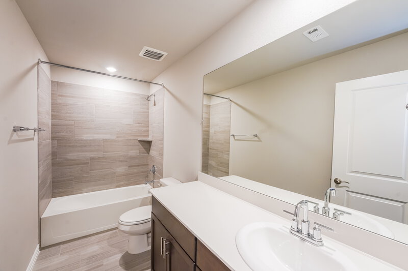 3,010/Mo, 1103 Spectra Drive Forney, TX 75126 Bathroom View