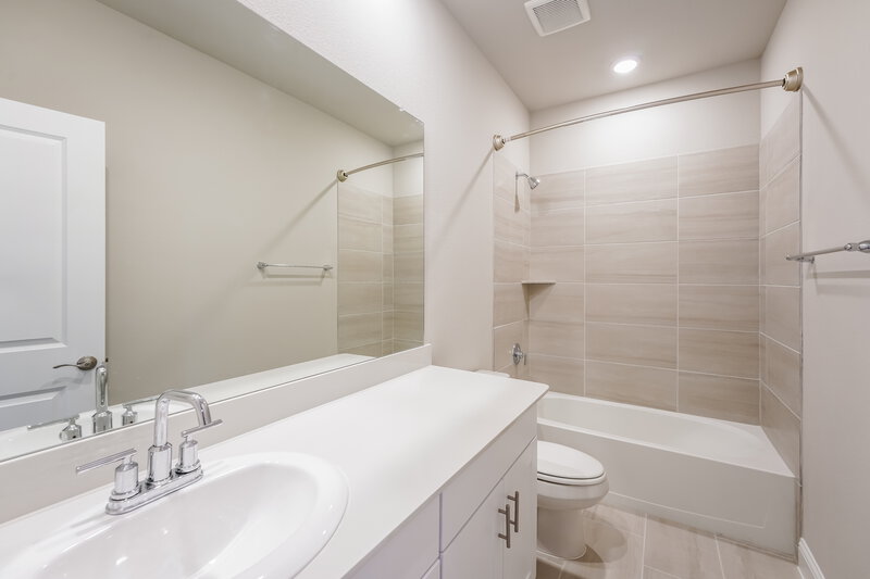 3,180/Mo, 1315 Cress Garden Lane Forney, TX 75126 Bathroom View 2