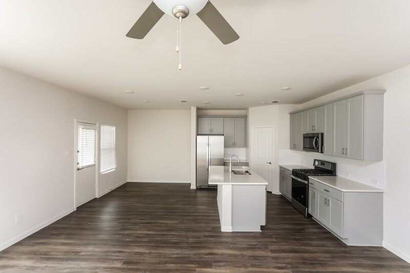 3,300/Mo, 1503 Wind Springs Dr Forney, TX 75126 Living Room View 2