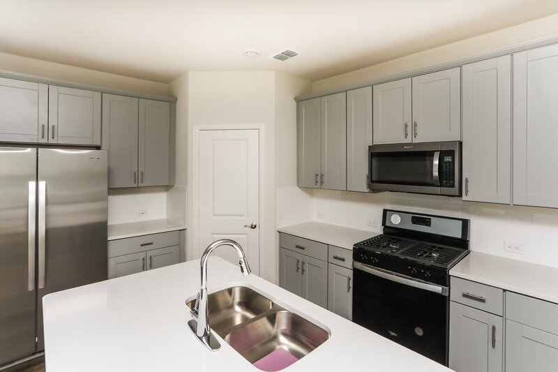 3,300/Mo, 1503 Wind Springs Dr Forney, TX 75126 Kitchen View