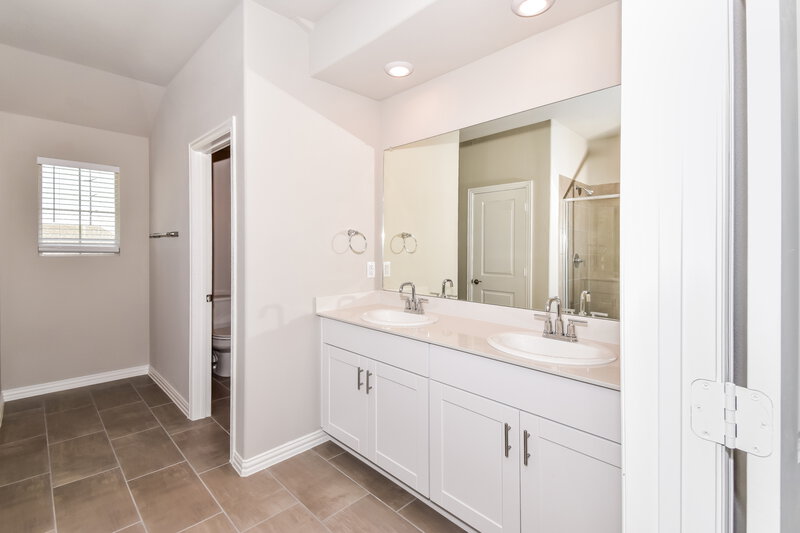 2,455/Mo, 229 Irvin Dr Royse City, TX 75189 Main Bathroom View