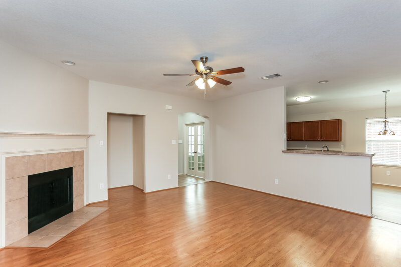 3,250/Mo, 223 Garden Valley Ln Red Oak, TX 75154 Living Room View 2