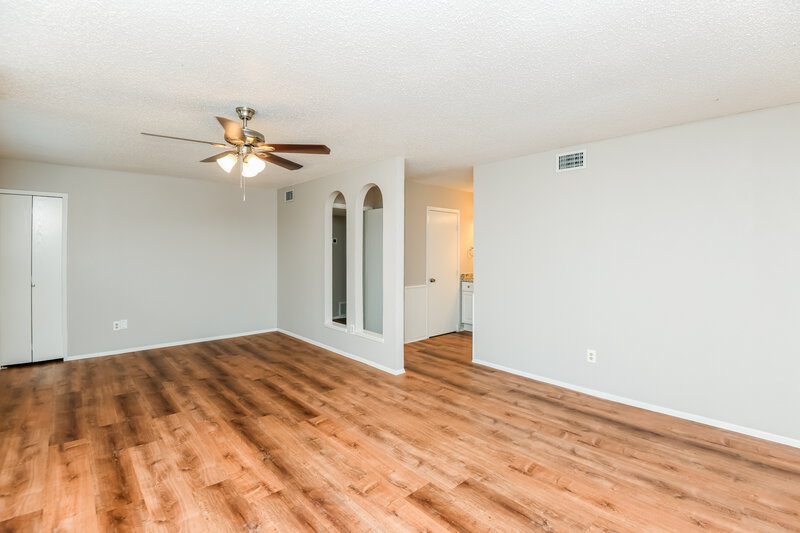 2,245/Mo, 623 Meadowglen Dr Duncanville, TX 75137 Main Bedroom View
