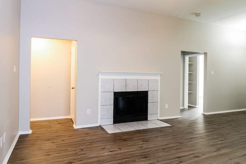 1,960/Mo, 1009 Dixon Ln Denton, TX 76207 Living Room View