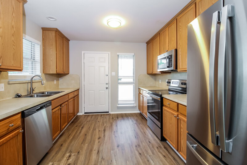 1,960/Mo, 1009 Dixon Ln Denton, TX 76207 Kitchen View