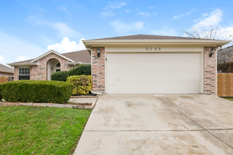 2,160/Mo, 5133 Eastcreek Dr Arlington, TX 76018 External View