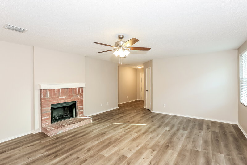 2,230/Mo, 1216 McMillen Dr Cedar Hill, TX 75104 Living Room View 3