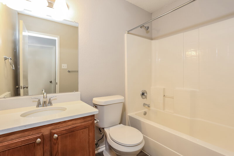 2,230/Mo, 1216 McMillen Dr Cedar Hill, TX 75104 Bathroom View