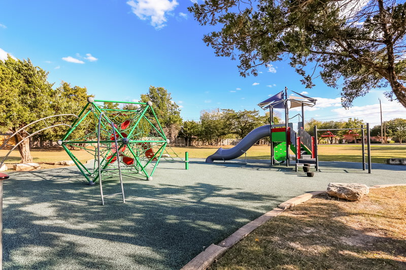 2,230/Mo, 1216 McMillen Dr Cedar Hill, TX 75104 Amenity View 2