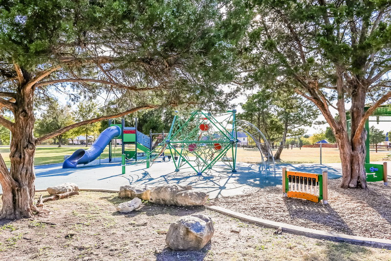 2,230/Mo, 1216 McMillen Dr Cedar Hill, TX 75104 Amenity View 5