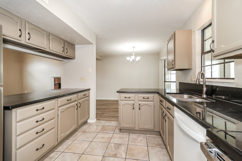 1,990/Mo, 702 Ponderosa Dr Forney, TX 75126 Kitchen View