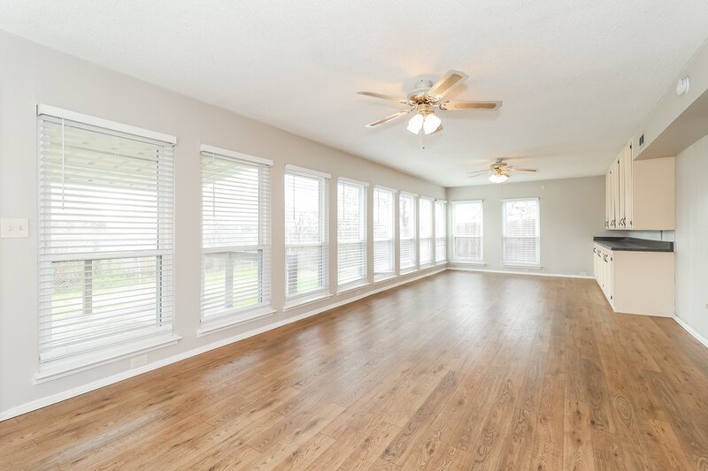 1,990/Mo, 702 Ponderosa Dr Forney, TX 75126 Sun Room View