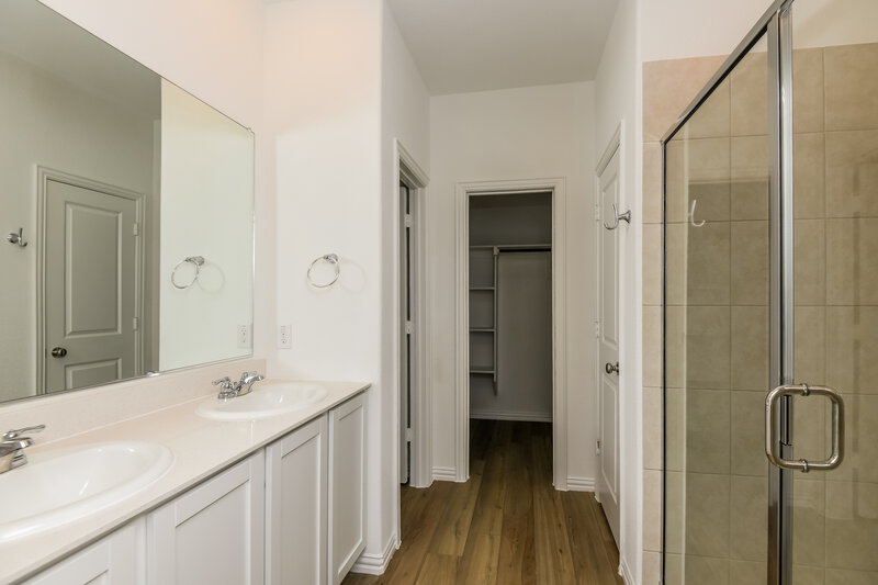 2,240/Mo, 14785 Mainstay Way Haslet, TX 76052 Main Bathroom View