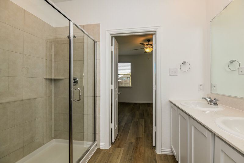 2,240/Mo, 14785 Mainstay Way Haslet, TX 76052 Main Bathroom View 2