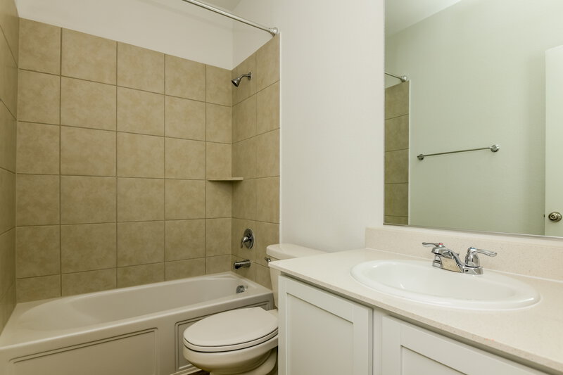 2,240/Mo, 14785 Mainstay Way Haslet, TX 76052 Bathroom View