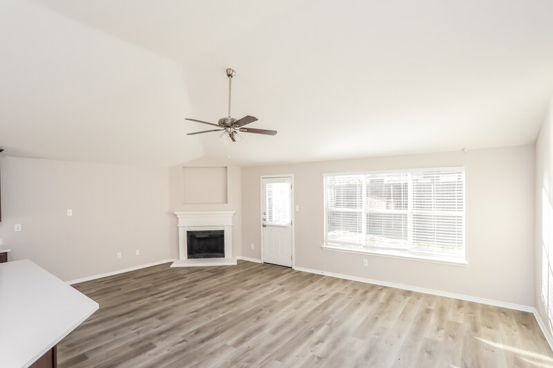 1,900/Mo, 525 Skelton St Royse City, TX 75189 Living Room View
