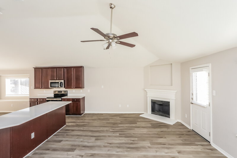 1,900/Mo, 525 Skelton St Royse City, TX 75189 Living Room View 2