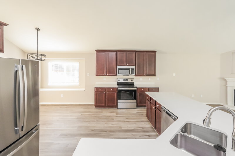 1,900/Mo, 525 Skelton St Royse City, TX 75189 Kitchen View