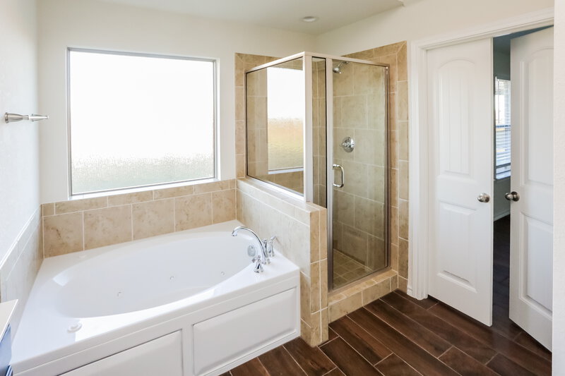 1,855/Mo, 605 Long Prairie Dr Royse City, TX 75189 Main Bathroom View 2