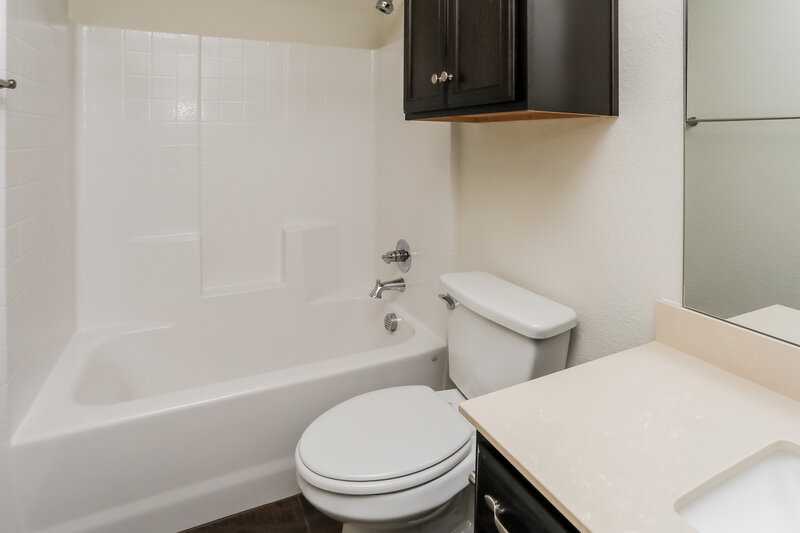 1,855/Mo, 605 Long Prairie Dr Royse City, TX 75189 Bathroom View
