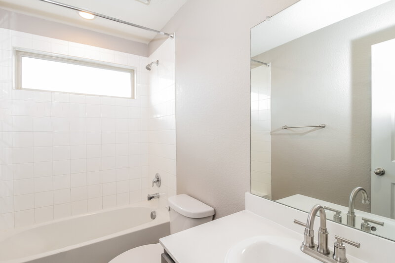 2,950/Mo, 3616 Doris Dr Denton, TX 76207 Bathroom View 2