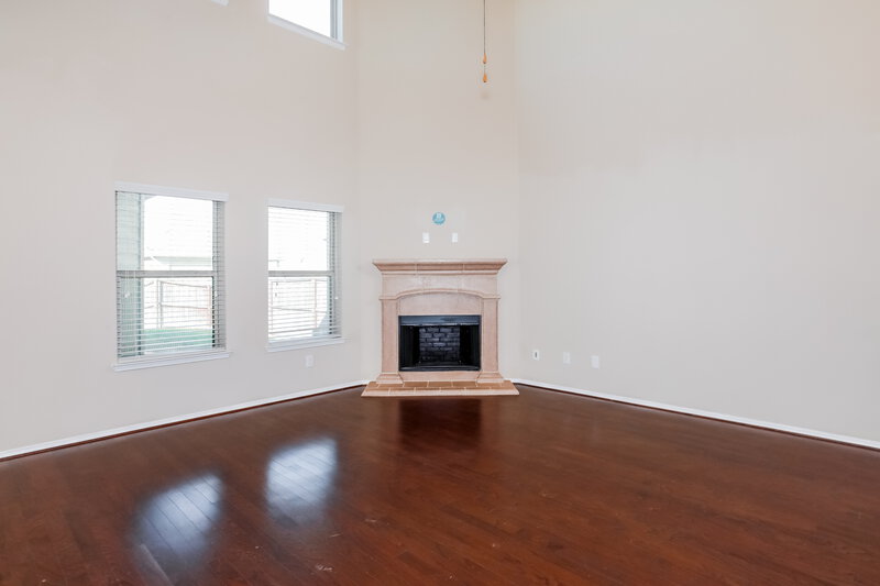 2,375/Mo, 524 Pawnee St Aubrey, TX 76227 Living Room View