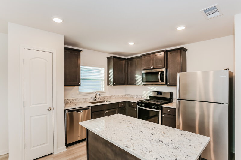 1,730/Mo, 1456 Palamedes Dr Fort Worth, TX 76140 Kitchen View