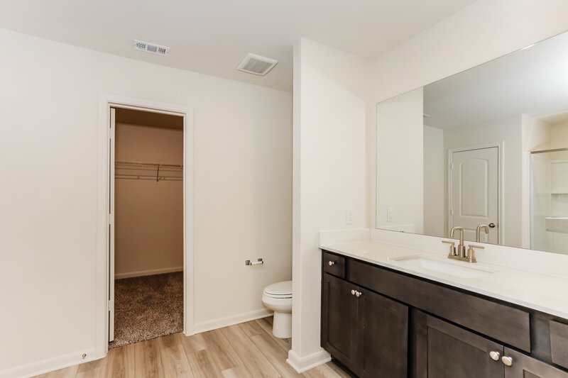 1,730/Mo, 1456 Palamedes Dr Fort Worth, TX 76140 Main Bathroom View