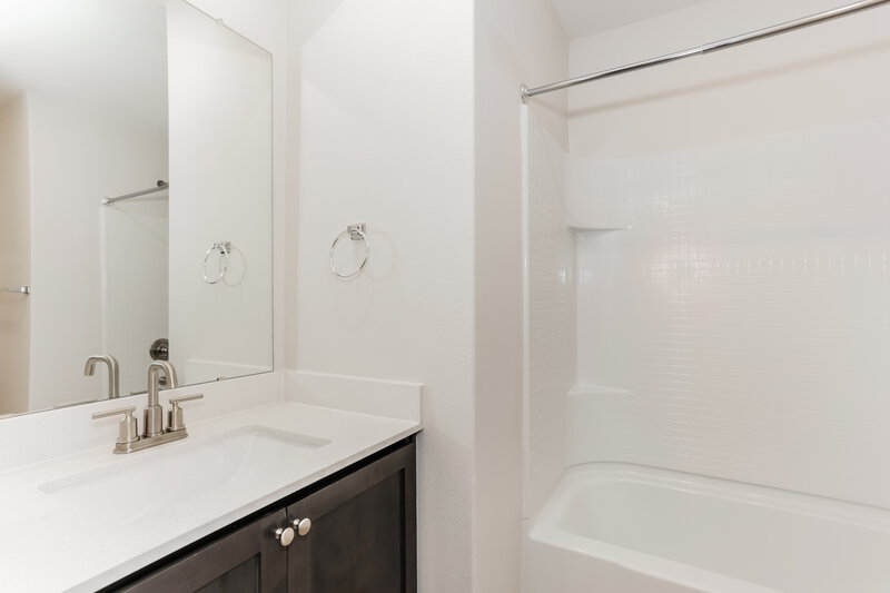 1,730/Mo, 1456 Palamedes Dr Fort Worth, TX 76140 Bathroom View