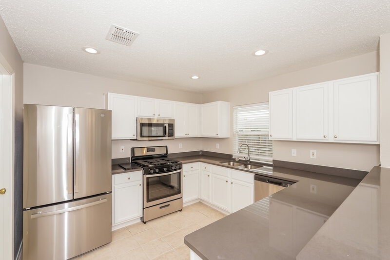 2,680/Mo, 7821 Salton Ln Arlington, TX 76001 Kitchen View