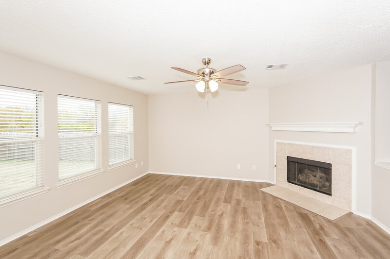 2,680/Mo, 7821 Salton Ln Arlington, TX 76001 Family Room View