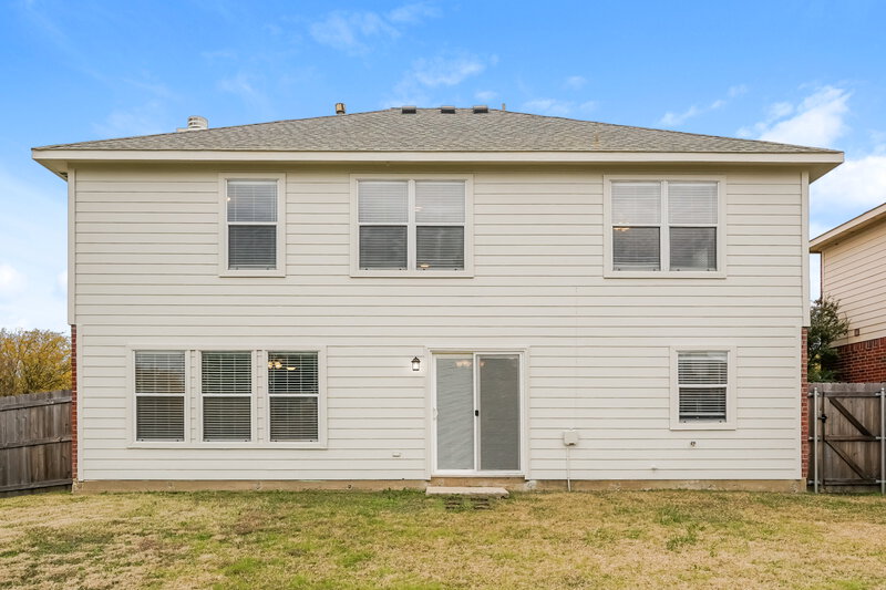 2,680/Mo, 7821 Salton Ln Arlington, TX 76001 Rear View
