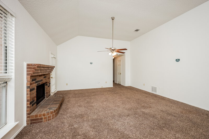 1,925/Mo, 2208 Browning Dr Mesquite, TX 75181 Living Room View