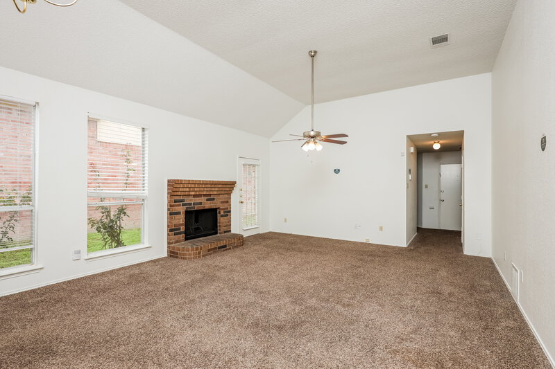 1,925/Mo, 2208 Browning Dr Mesquite, TX 75181 Living Room View 2