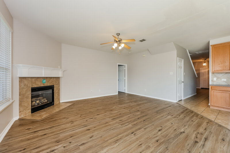 3,055/Mo, 3608 Pendery Ln Fort Worth, TX 76244 Living Room View 2