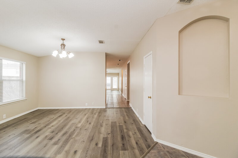 2,110/Mo, 1032 Springcreek Dr Denton, TX 76210 Foyer View