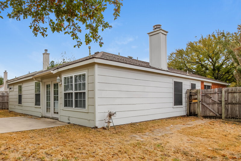 2,110/Mo, 1032 Springcreek Dr Denton, TX 76210 Rear View 2