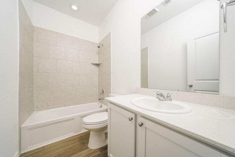 2,220/Mo, 1202 Daffodil Street Princeton, TX 75407 Bathroom View 2