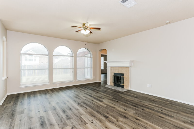 3,080/Mo, 632 Magnolia Trl Desoto, TX 75115 Living Room View 2