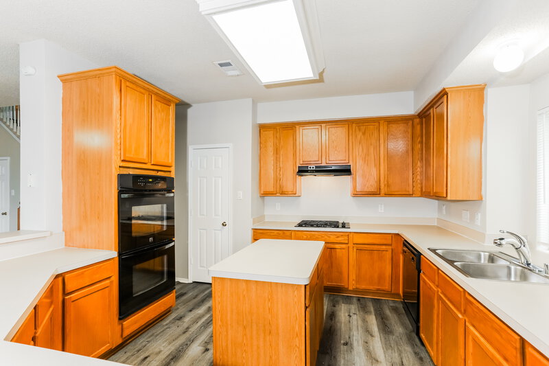 3,080/Mo, 632 Magnolia Trl Desoto, TX 75115 Kitchen View