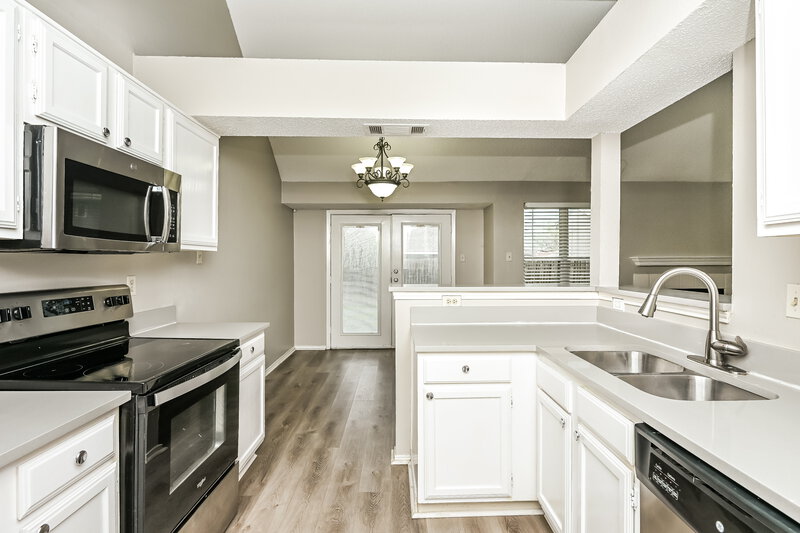2,135/Mo, 4844 Thistledown Dr Fort Worth, TX 76137 Kitchen View
