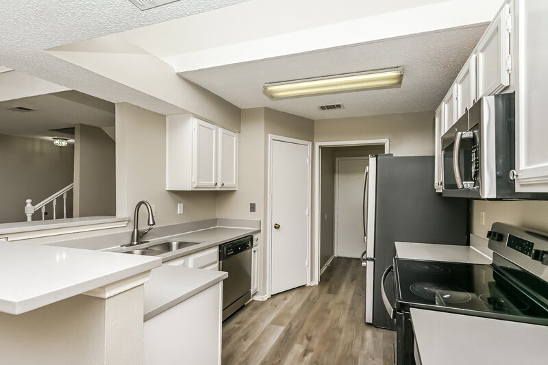 2,135/Mo, 4844 Thistledown Dr Fort Worth, TX 76137 Kitchen View 2
