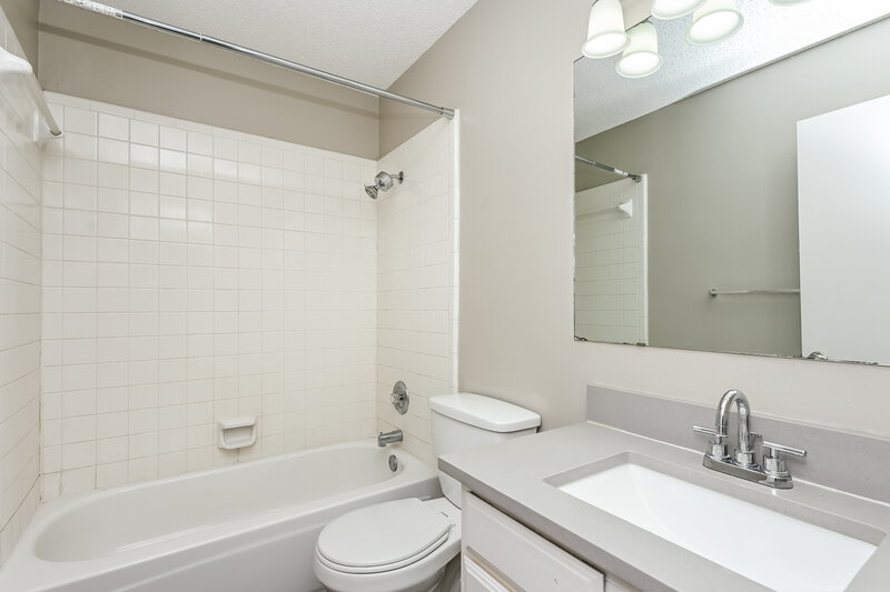 2,135/Mo, 4844 Thistledown Dr Fort Worth, TX 76137 Bathroom View