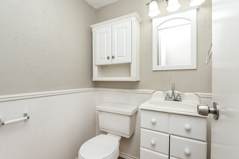 2,135/Mo, 4844 Thistledown Dr Fort Worth, TX 76137 Bathroom View 2
