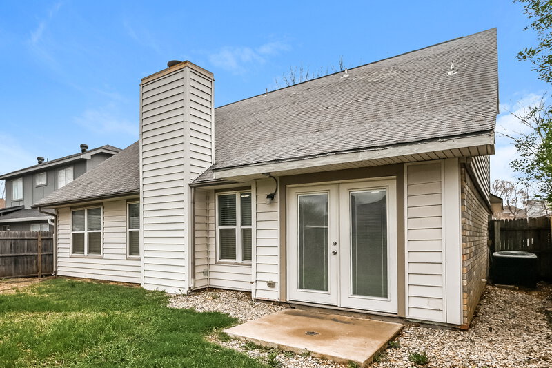 2,135/Mo, 4844 Thistledown Dr Fort Worth, TX 76137 Rear View